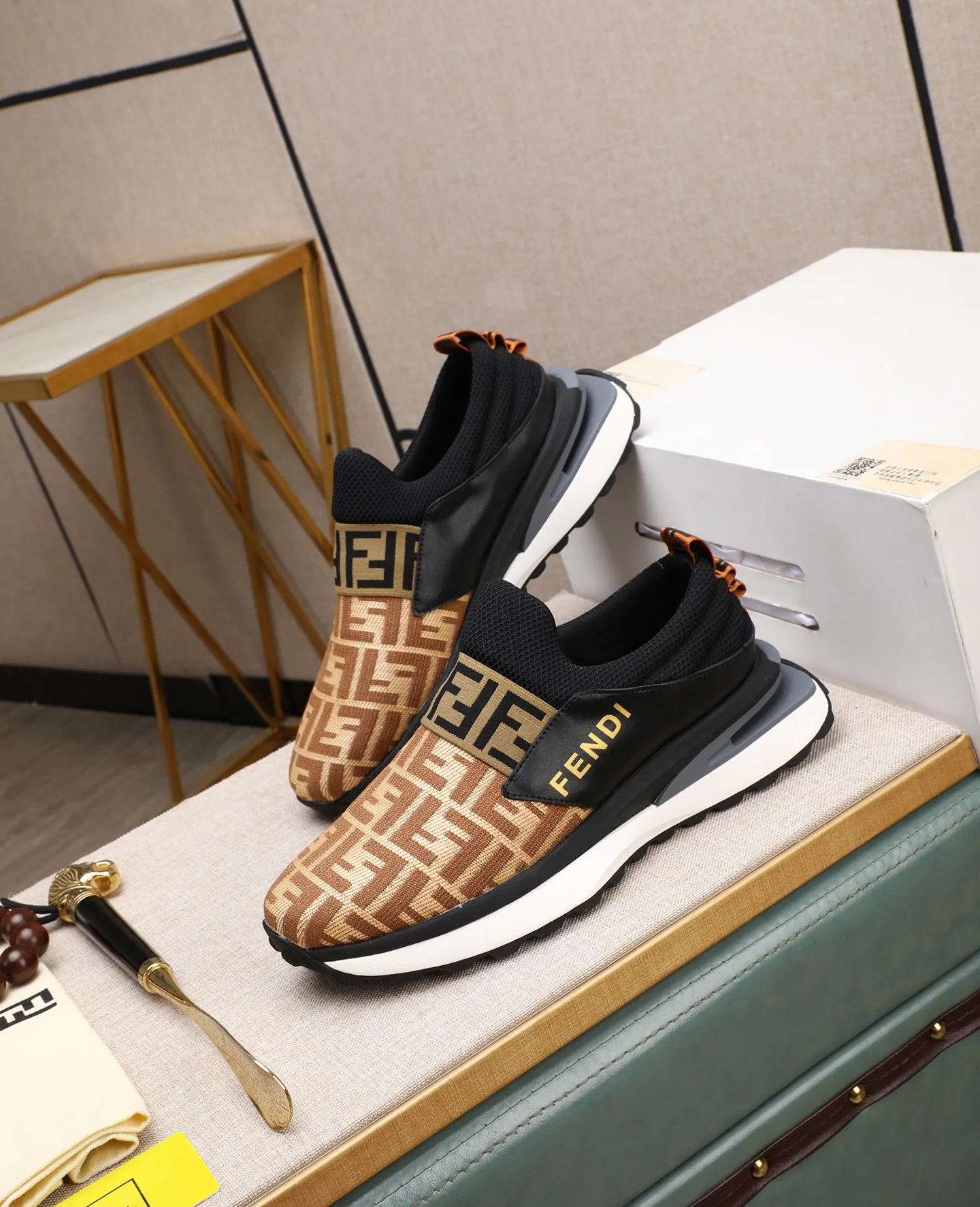 Men's shoes 💰460🕷🕷[FENDI] Fendi fashionable casual men's shoes 🇨🇳Original official website 1:1 model opening, new models are available first 💯Not high-profile but avant-garde, simple About low-key and fashionable, super versatile style 🌿 Made of original cowhide ➕ Pigskin lining 🎋 The version is comfortable on the feet, so rigorous for any small place, and the workmanship is first-class 🍍38-44 Large quantities in stock
